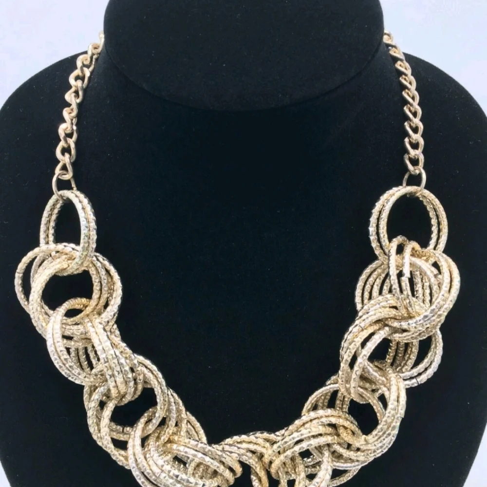 Vtg Signed New York & Company Textured Silver-Tone Multi-Hoop Statement Necklace - Picture 2 of 9